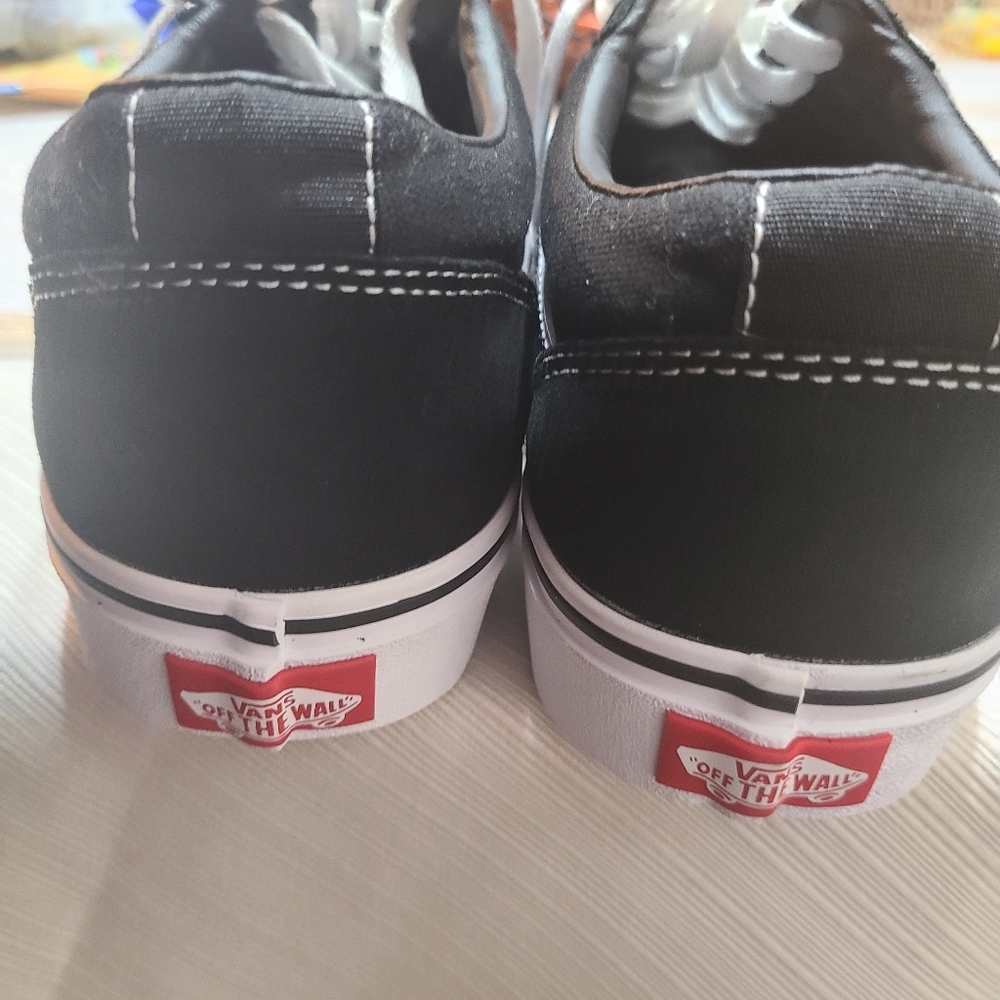 Custom Vans View 3